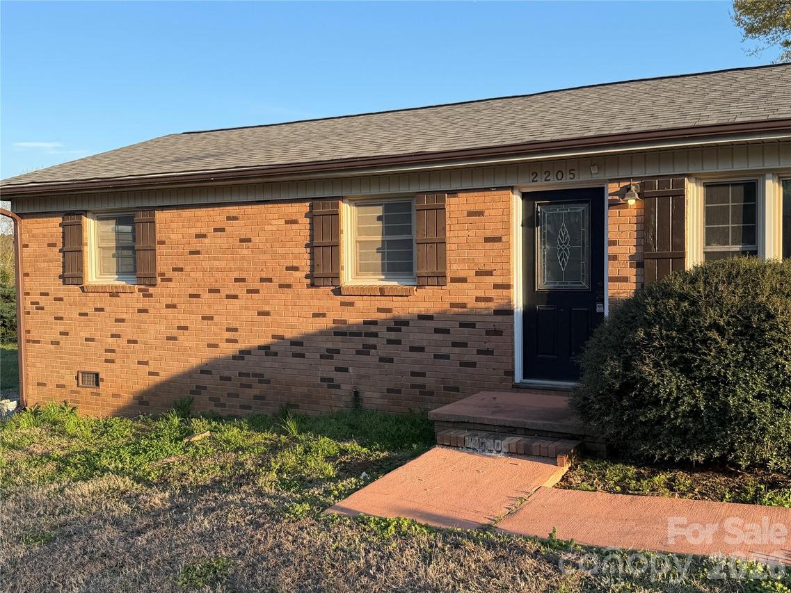 2205 Brookneal Dr., Gastonia, NC 28054