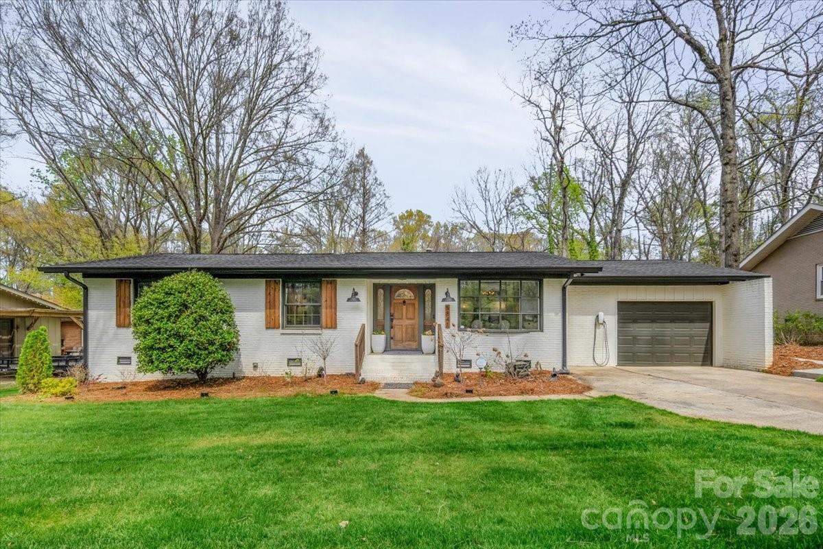 5841 Donegal Dr., Charlotte, NC 28212