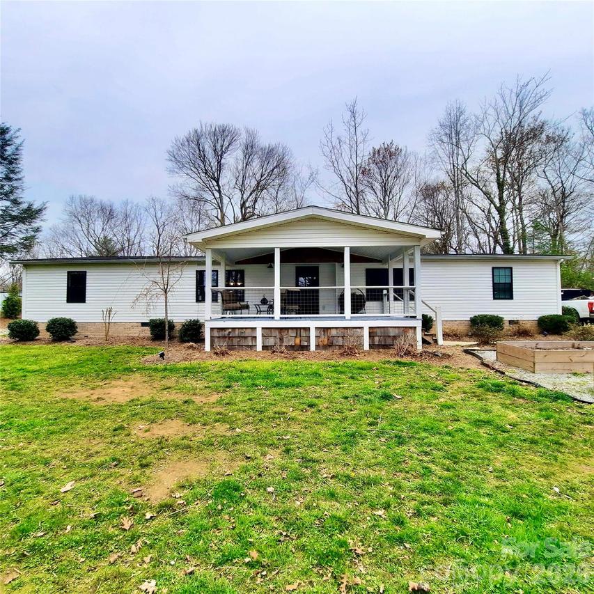 119 Grant Ln., Saluda, NC 28773