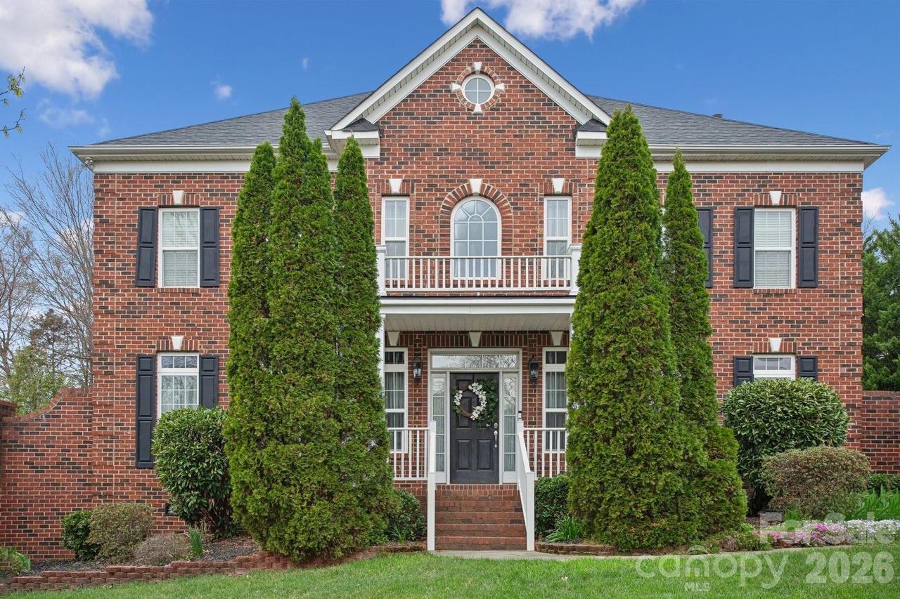 9018 Kensington Forest Dr., Harrisburg, NC 28075