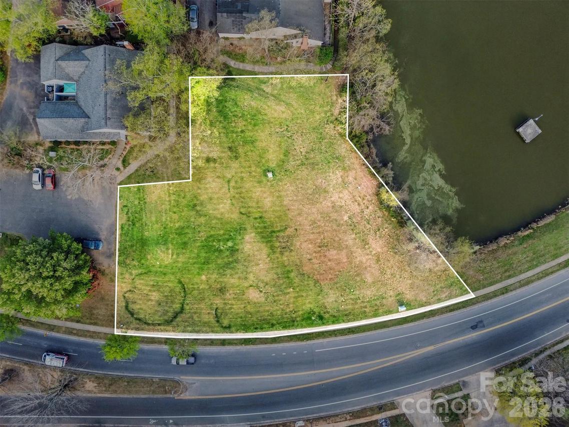 1725 Village Lake Dr., Charlotte, NC 28212