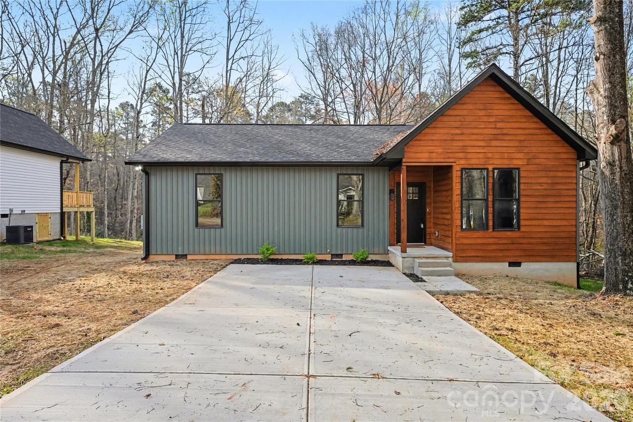 427 W Ballard St., Cherryville, NC 28021