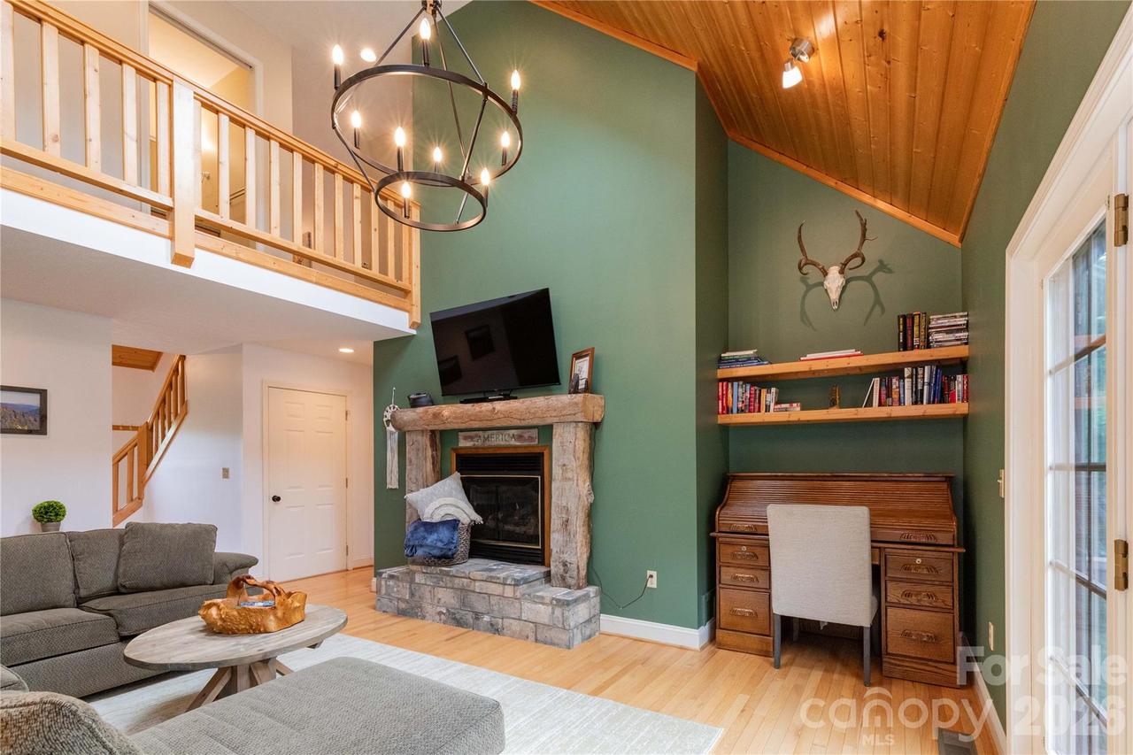 60 Rolling Ln., Maggie Valley, NC 28751