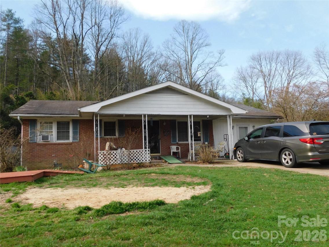 124 Jeff St., Hendersonville, NC 28739