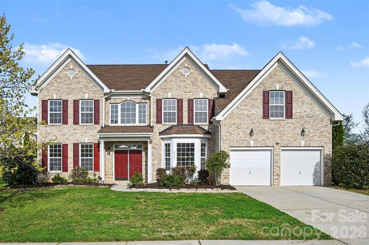 7512 Chasewater Dr., Harrisburg, NC 28075