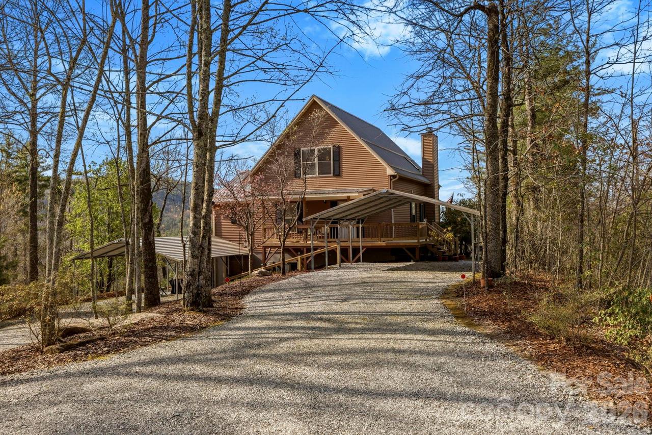1489 Round Mountain Rd., Brevard, NC 28712