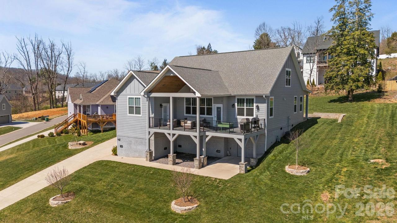 112 Meadow Breeze Rd., Arden, NC 28704