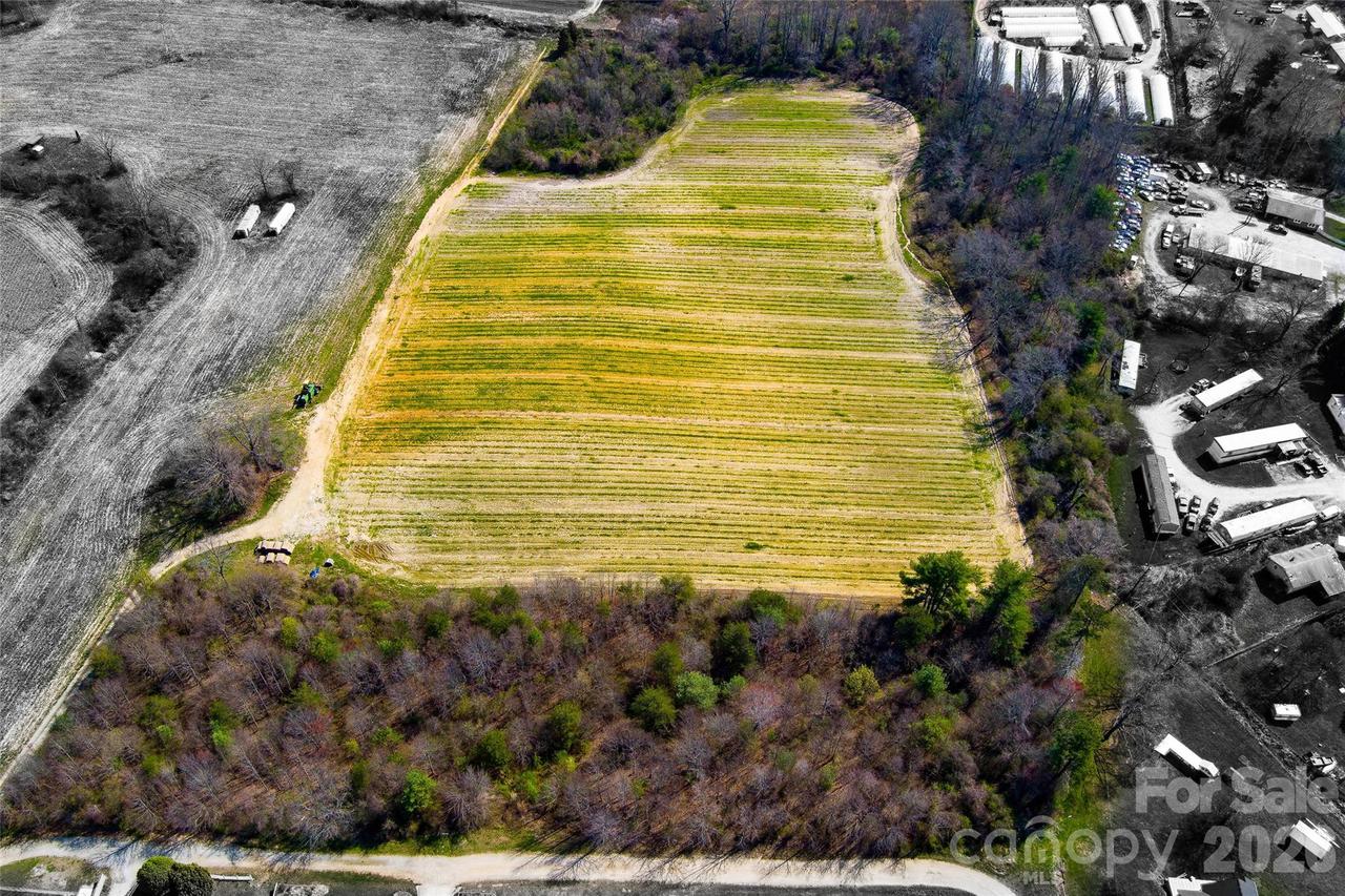 TBD Mohican Tr., Hendersonville, NC 28726