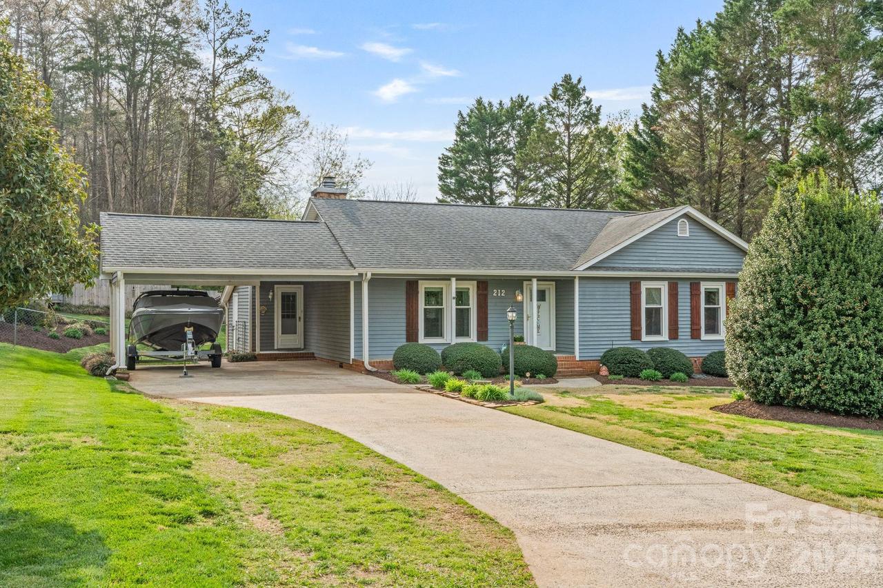 212 Woody Ct., Gastonia, NC 28056