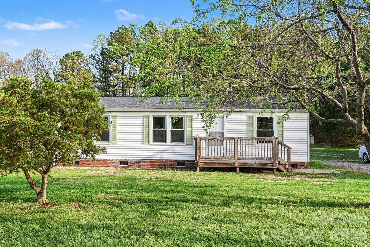 1392 Old Mountain Rd., Statesville, NC 28677