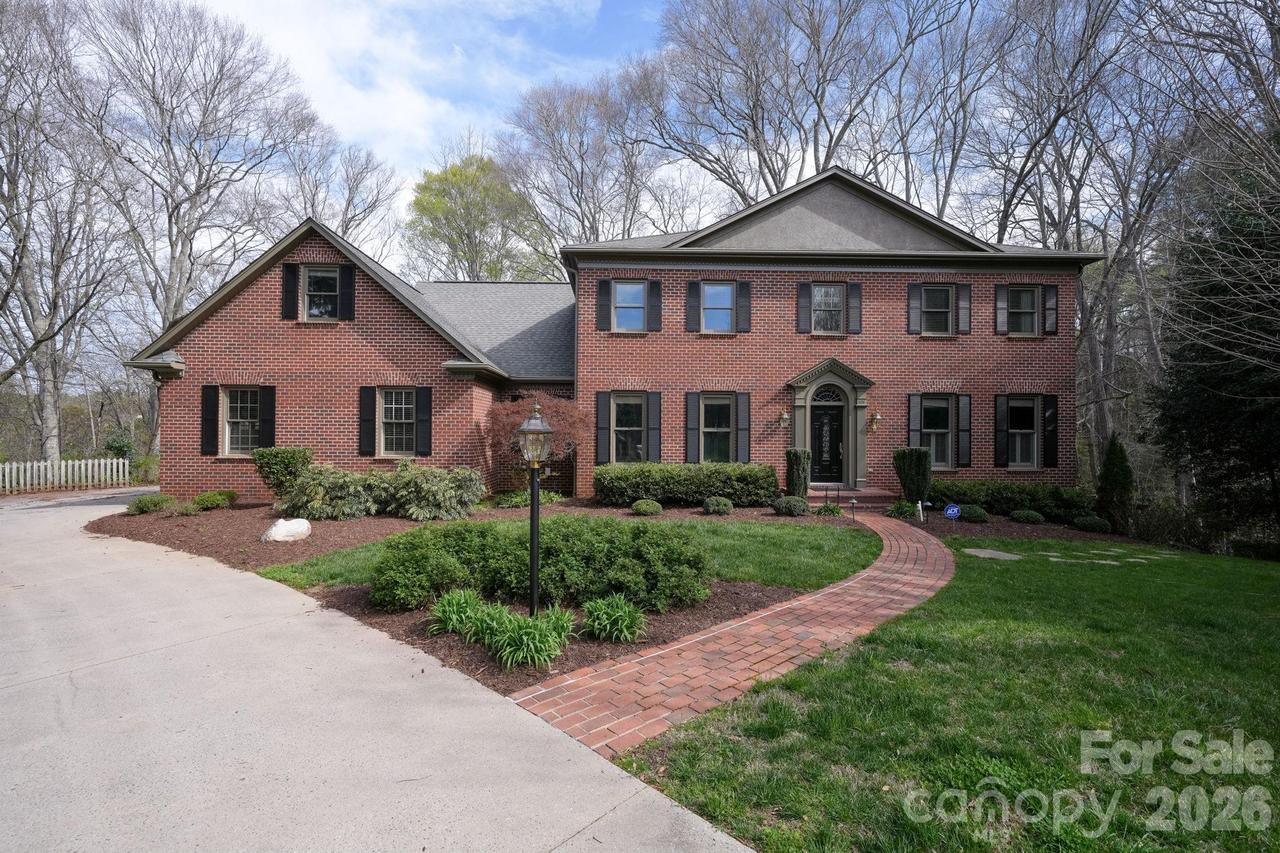 550 20th Avenue Ct., Hickory, NC 28601