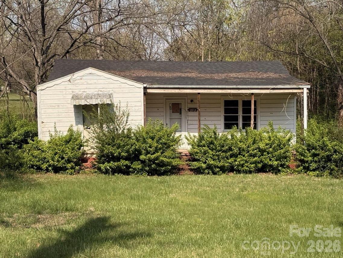 212 Mendota Ave., Lexington, NC 27292