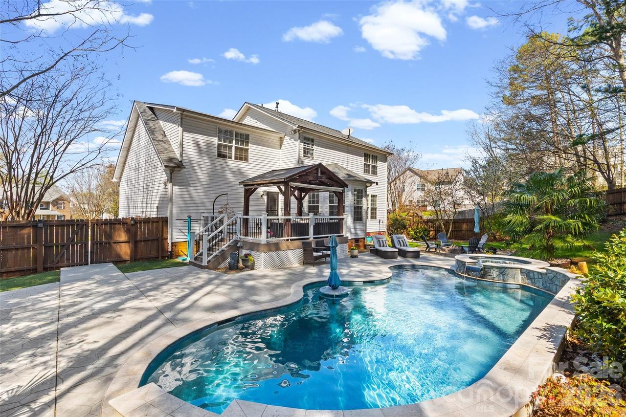 12141 Stone Forest Dr., Pineville, NC 28134