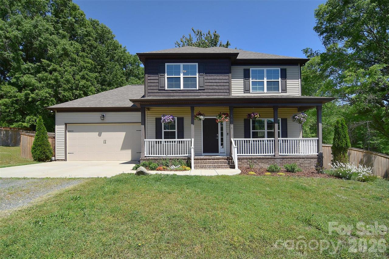 1021 Vickie Ln., Matthews, NC 28104