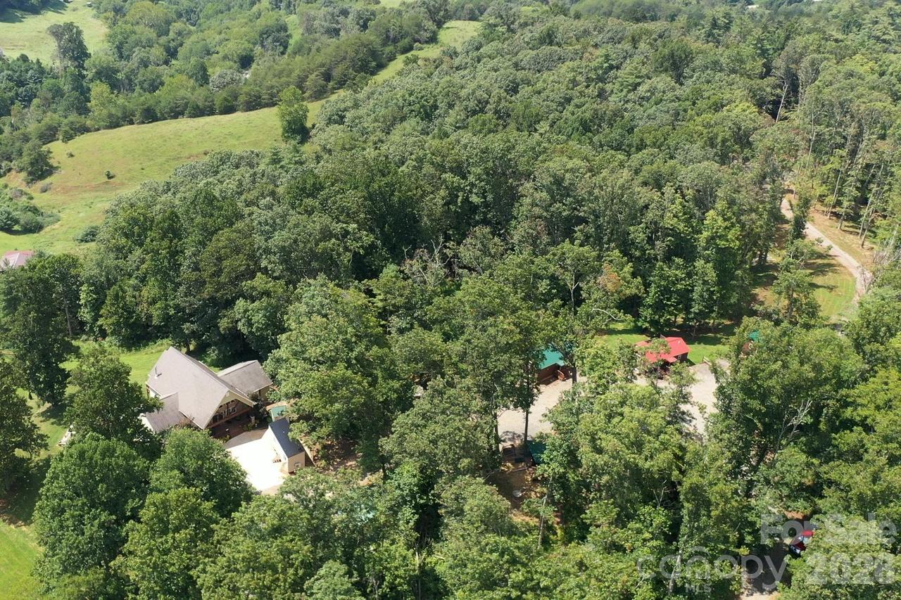123 Deer Hill Ln., Weaverville, NC 28787