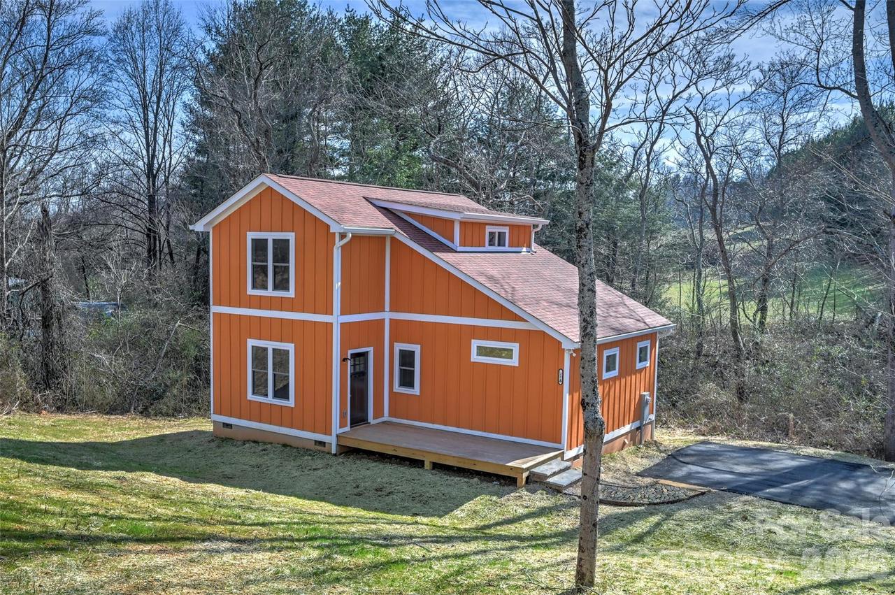 22 Ben Lippen Rd. #A, Asheville, NC 28806