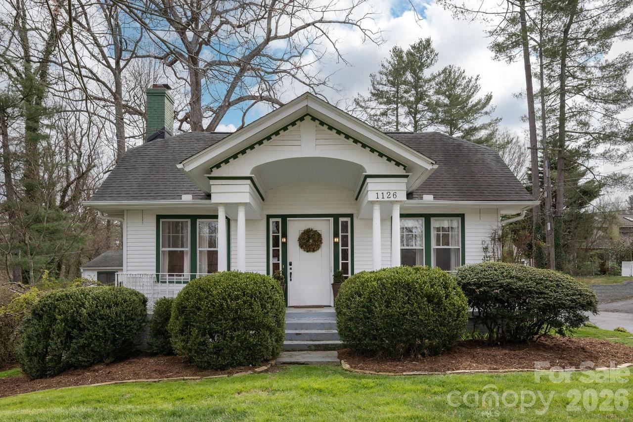 1126 4th Ave., Hendersonville, NC 28739