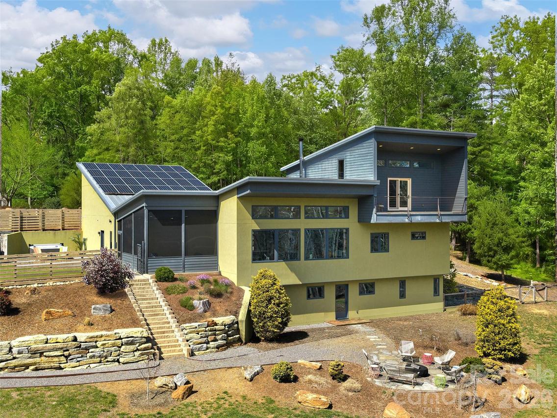 15 Sourwood Ln., Fletcher, NC 28732