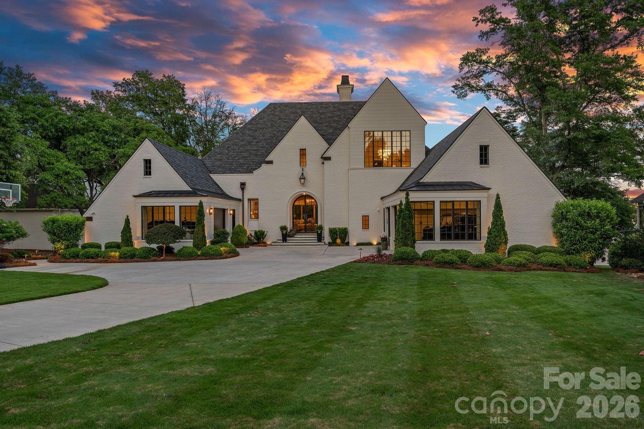 7861 Live Oaks Dr., Denver, NC 28037