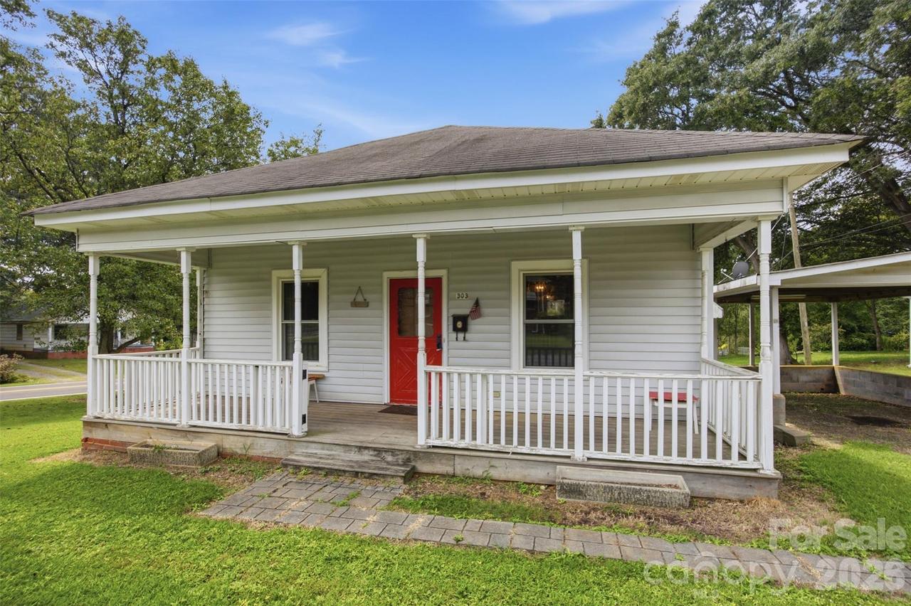 303 2nd St., Stanley, NC 28164