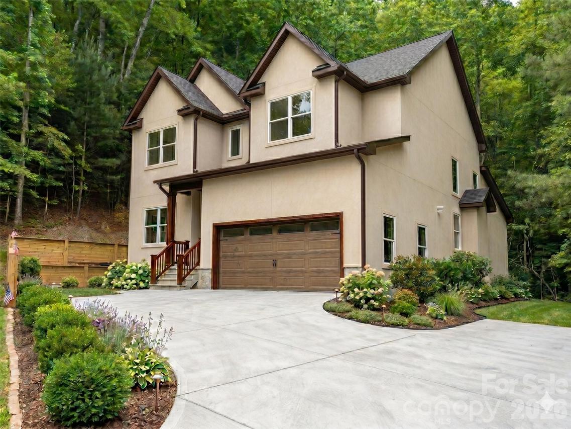 366 Mistletoe Tr., Hendersonville, NC 28791