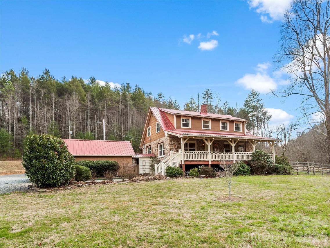 58 Guntertown Rd., Marshall, NC 28753