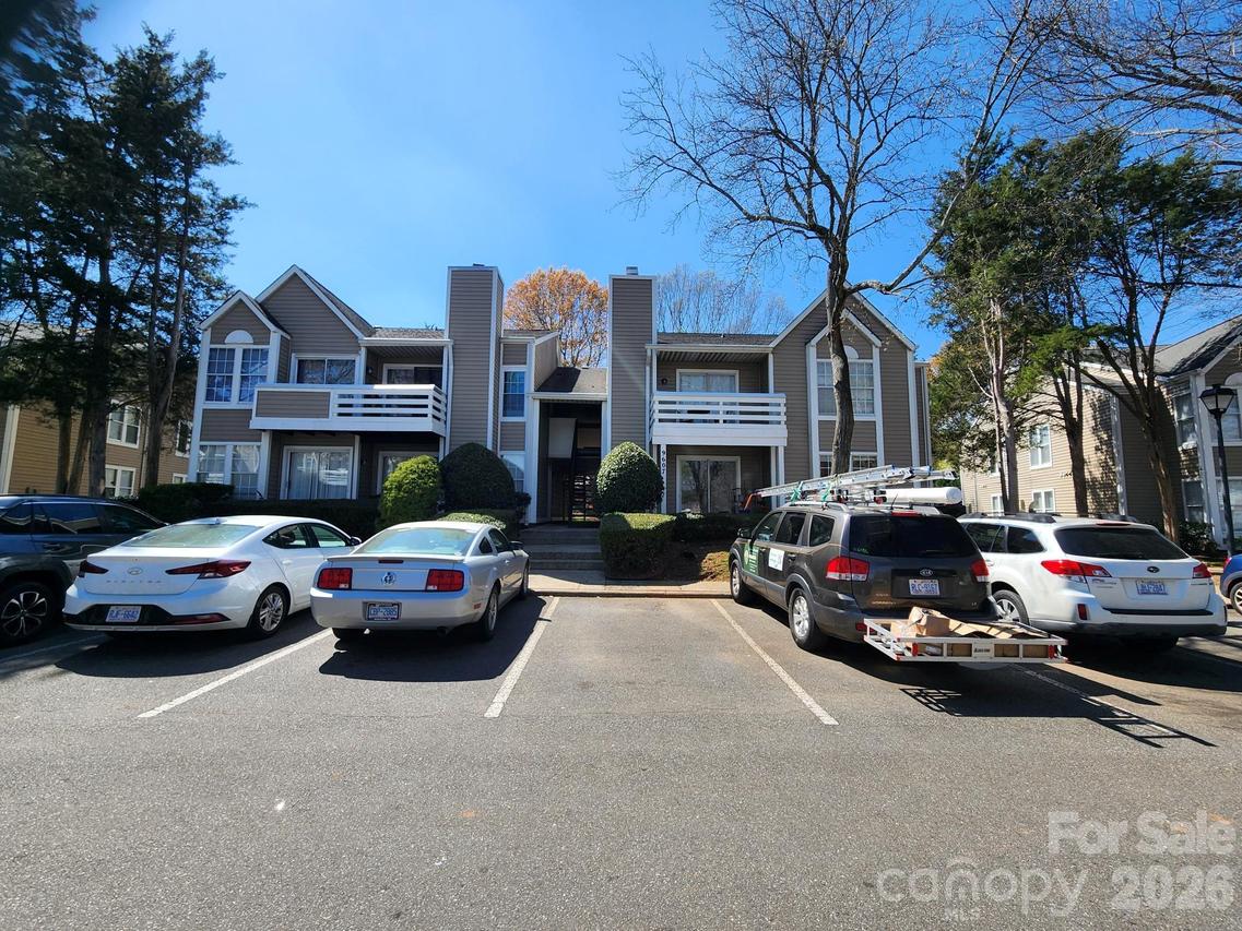 9607-G Vinca Cir., Charlotte, NC 28213