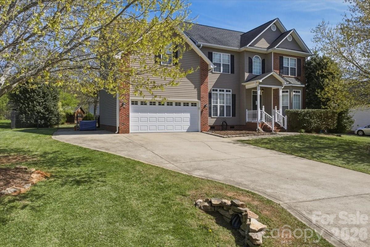 1505 Forest Pointe Ln., Gastonia, NC 28056