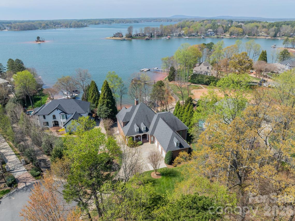 118 Pointe Harbour Ln., Mooresville, NC 28117