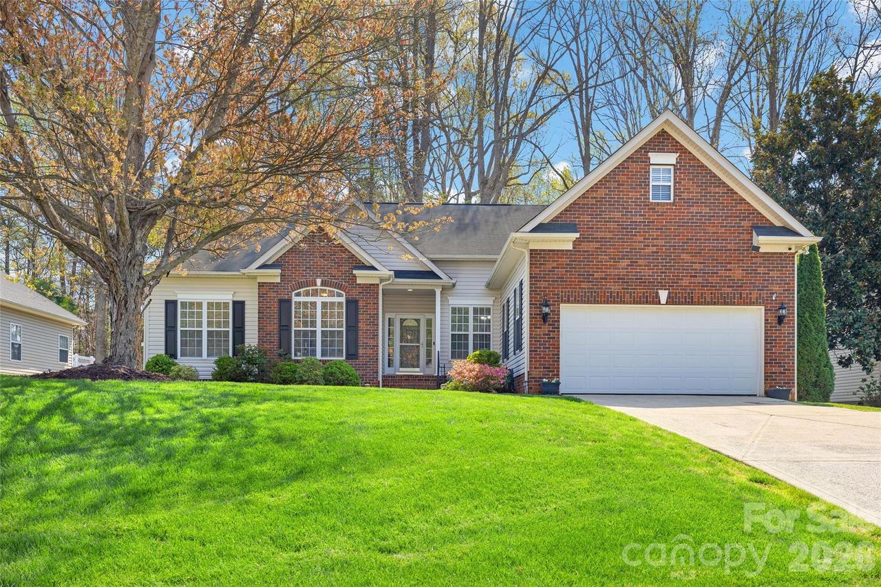 2826 Barnard Castle Ln., Matthews, NC 28104