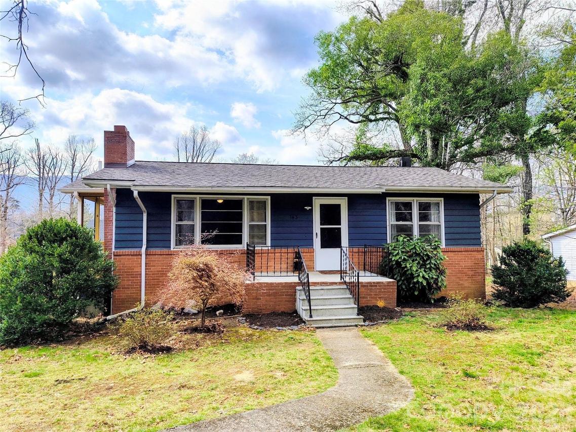 143 Tabernacle Rd., Black Mountain, NC 28711