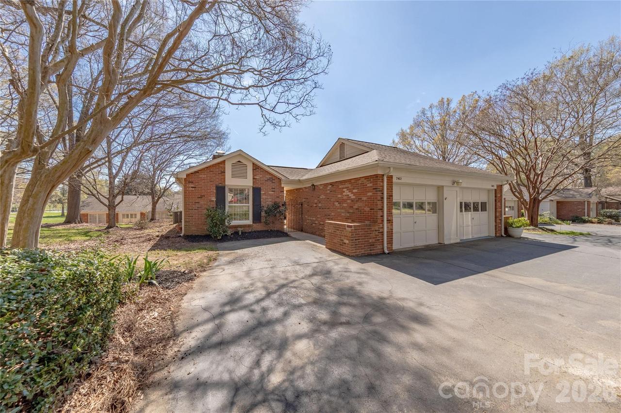 2401 Quail Lake Dr., Charlotte, NC 28210