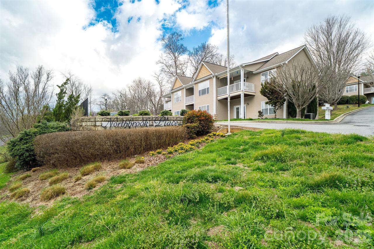 10 Northbrook Pl. #D, Asheville, NC 28804