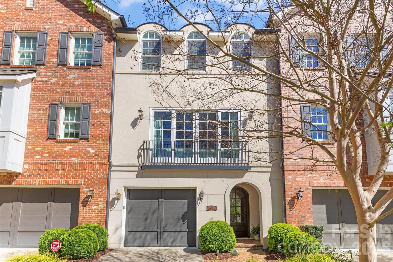 1624 Lombardy Cir., Charlotte, NC 28203
