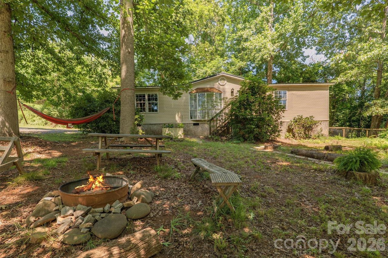 611 Turkey Creek Ter., Leicester, NC 28748