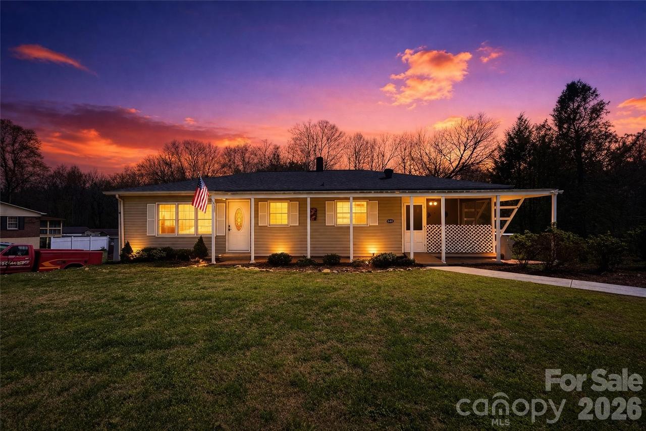 848 Meadowood Dr., Lenoir, NC 28645