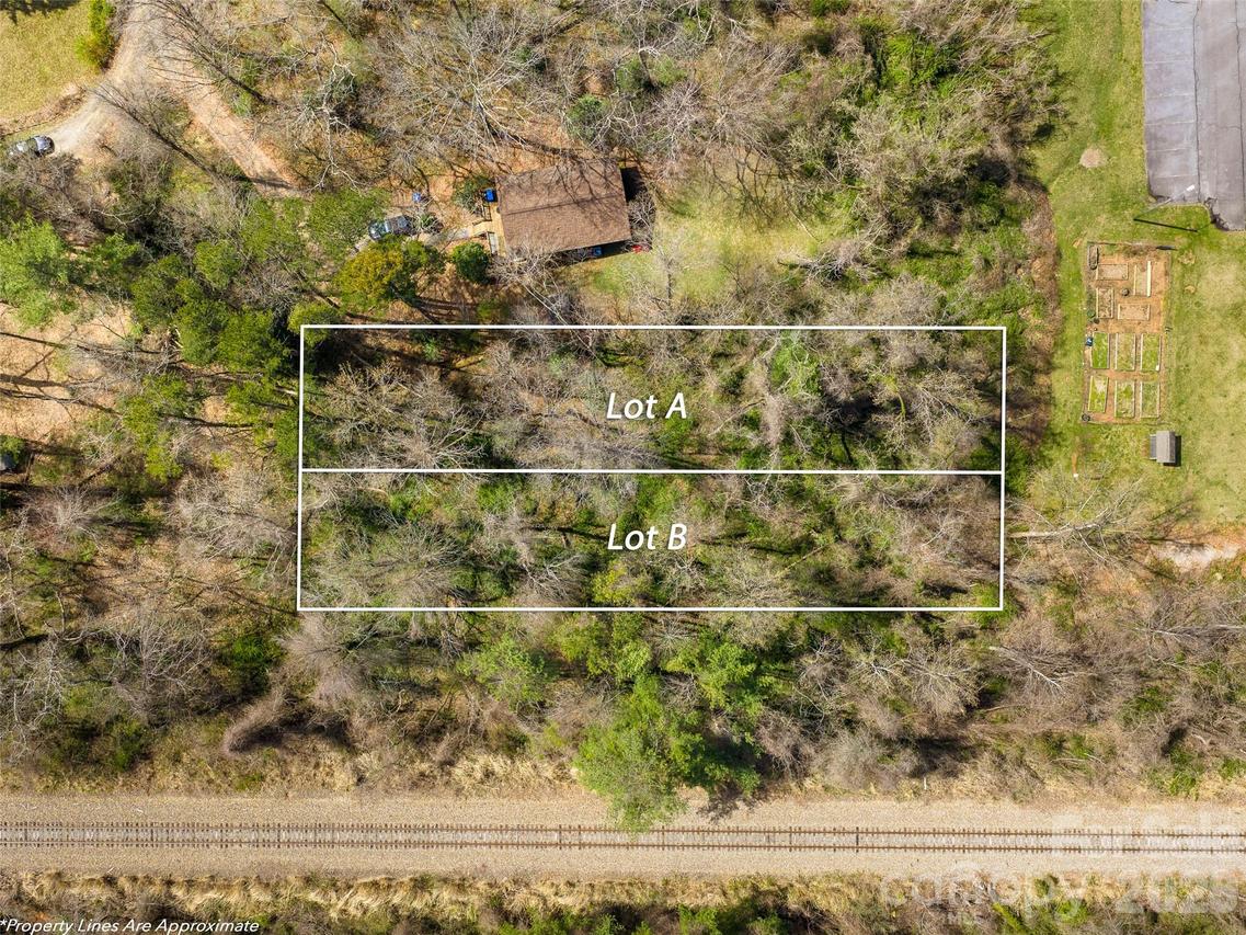 99999 Summit Ave. #A & B, Asheville, NC 28803