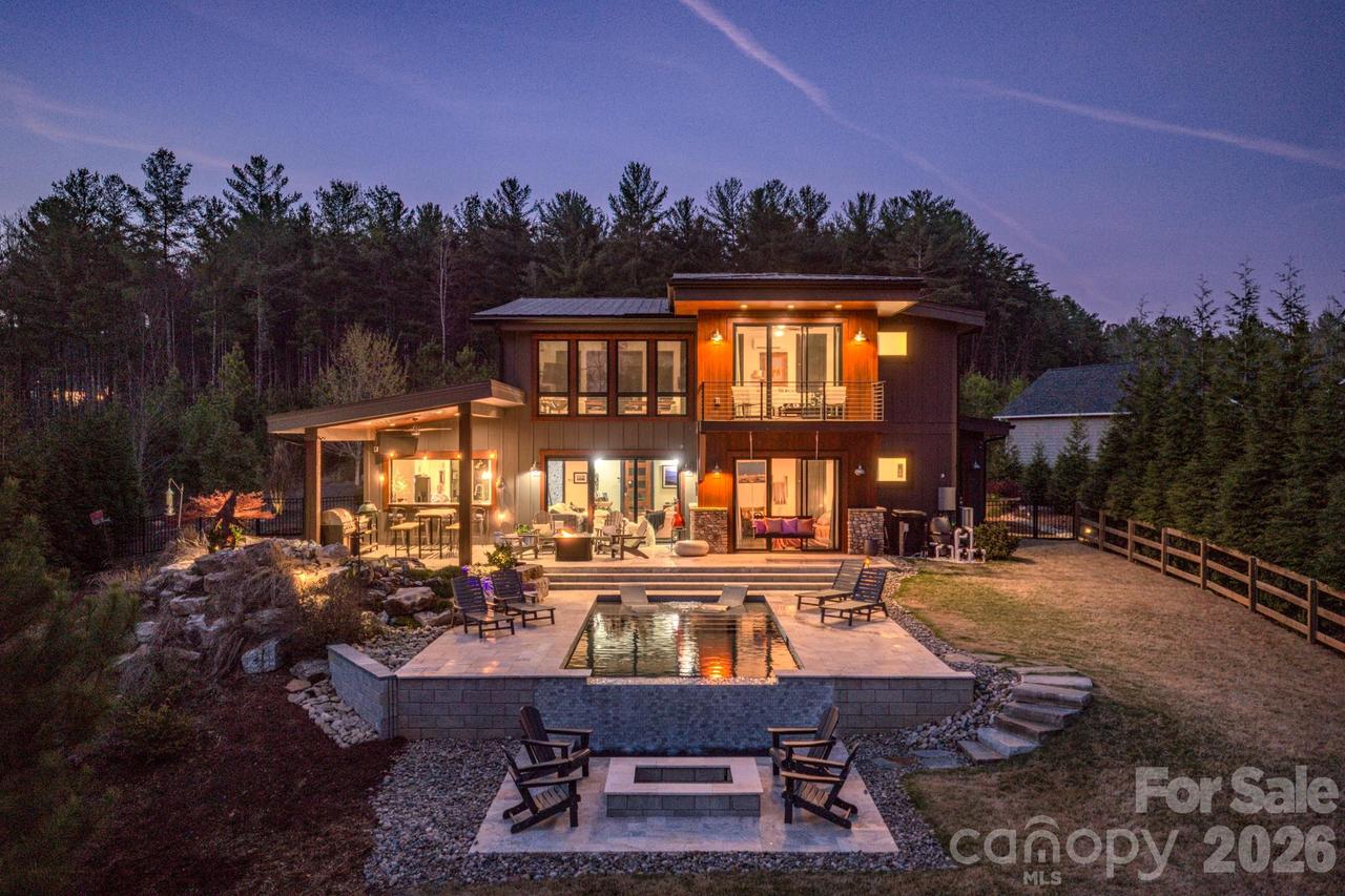 2063 W W Bluewater Dr., Morganton, NC 28655