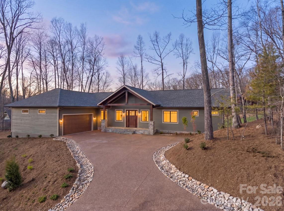 296 Austin Mountain Dr., Burnsville, NC 28714