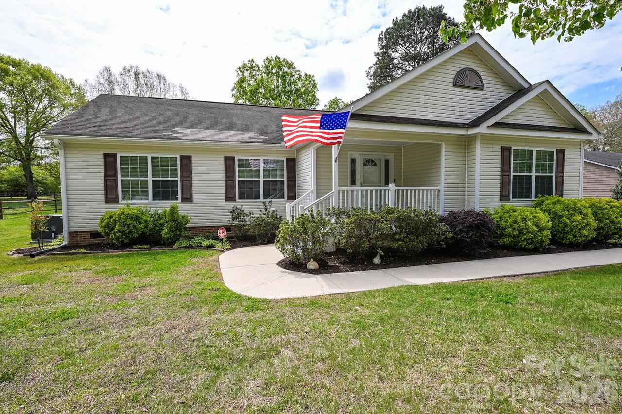 105 Woodland Ln., Monroe, NC 28112