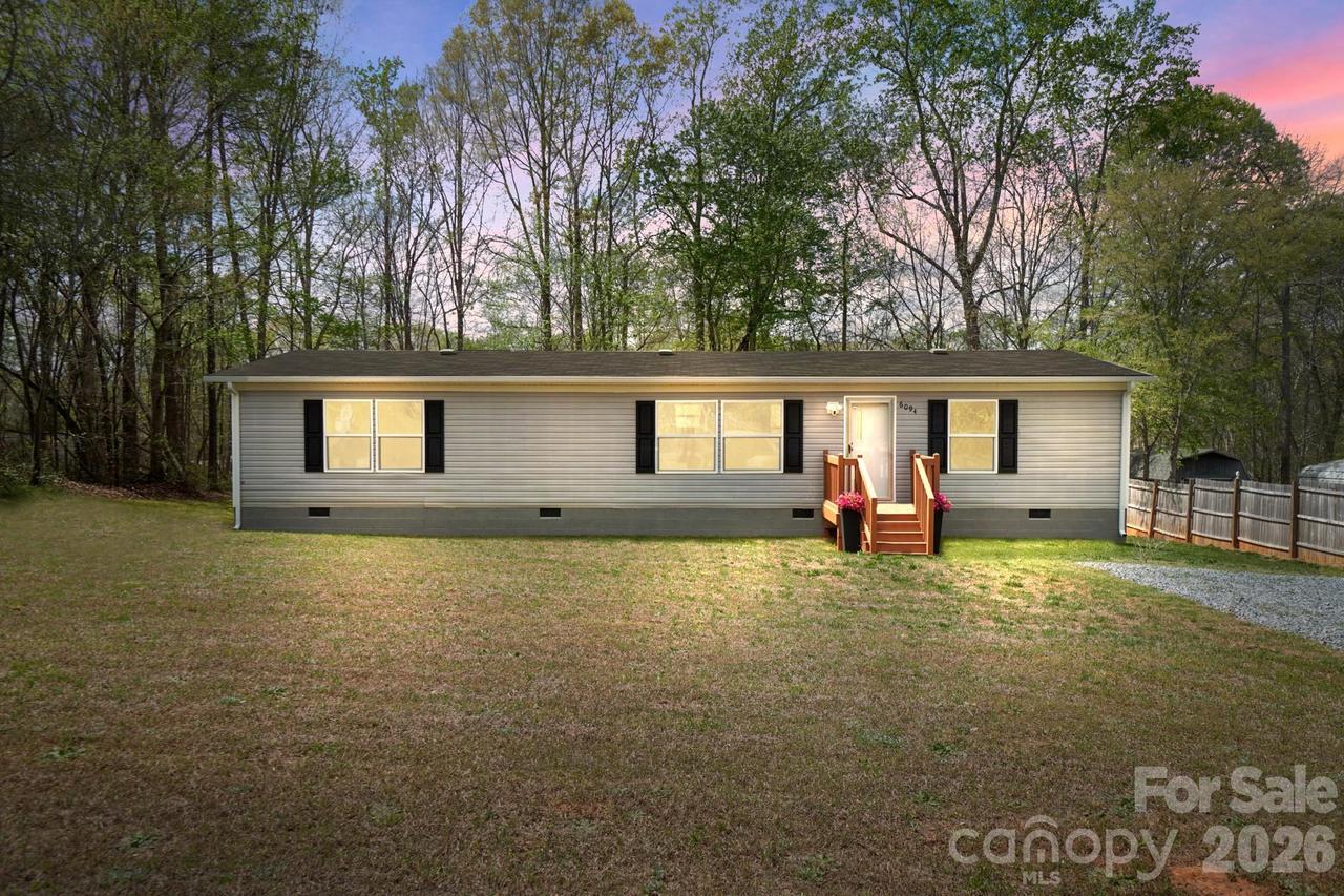 6094 Burnhurst Ln., Denver, NC 28037