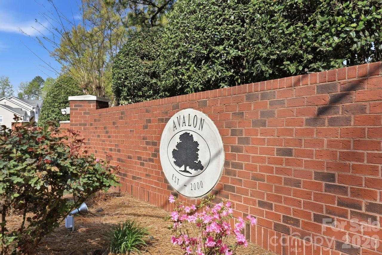 2814 Avalon Loop Rd., Charlotte, NC 28269