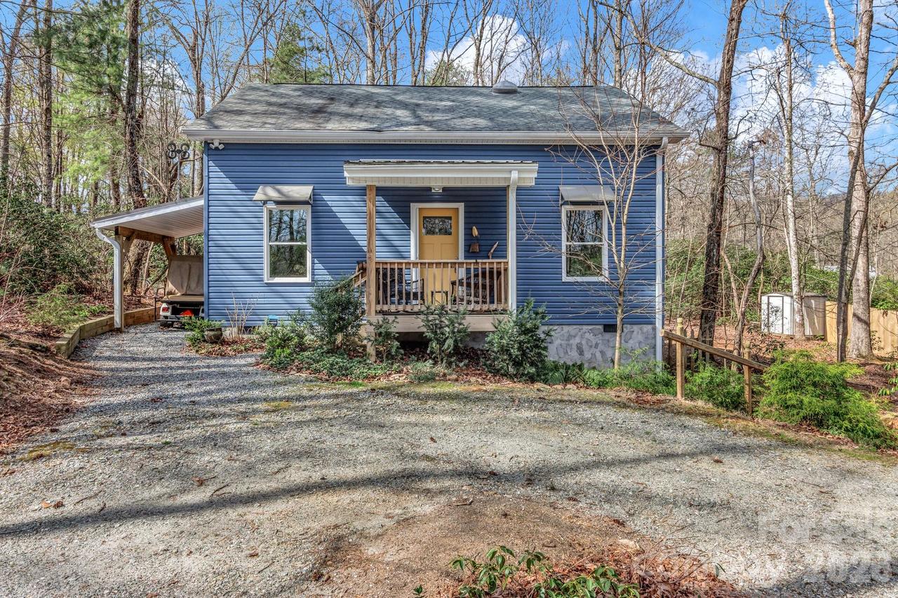 74 S Alta Vista Dr., Saluda, NC 28773