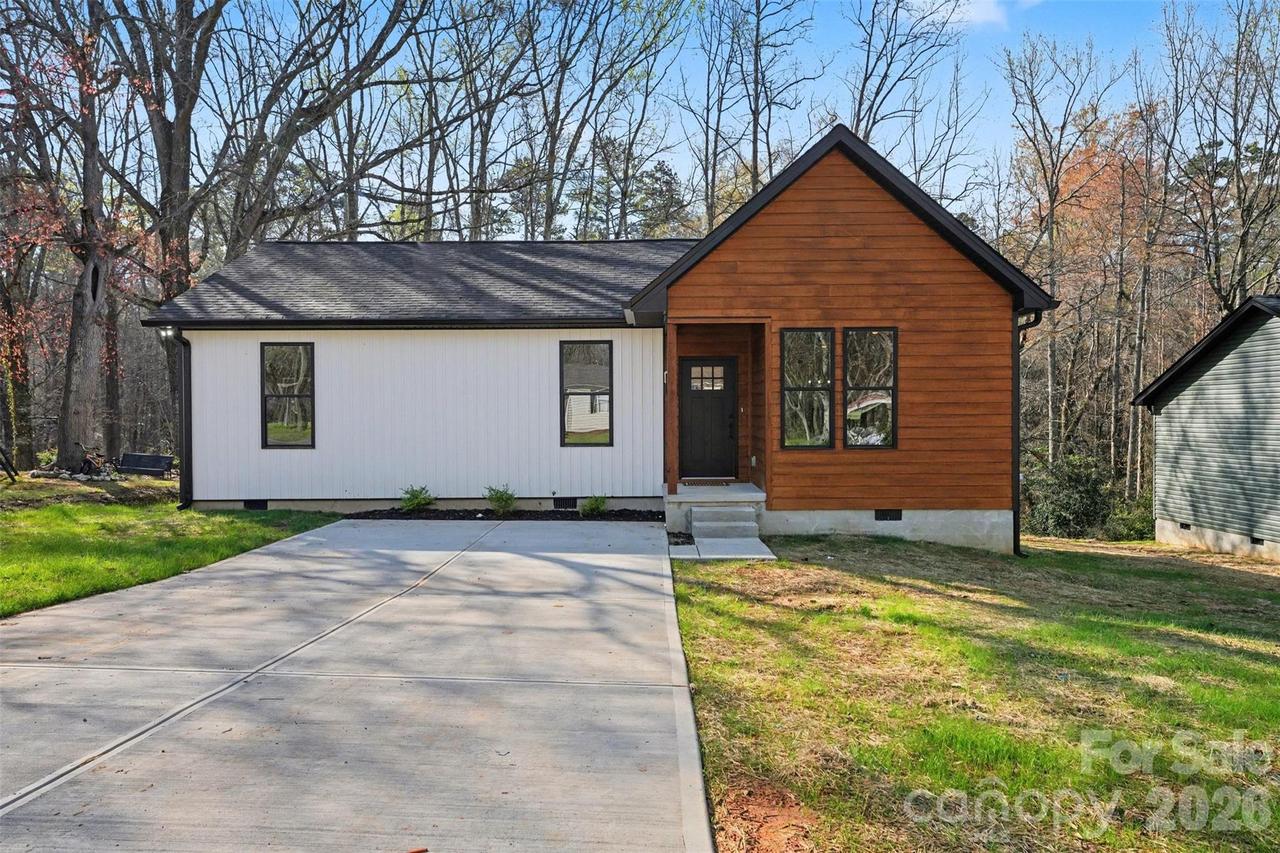 425 W Ballard St., Cherryville, NC 28021