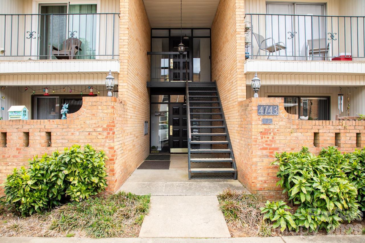 4743 Hedgemore Dr. #L, Charlotte, NC 28209
