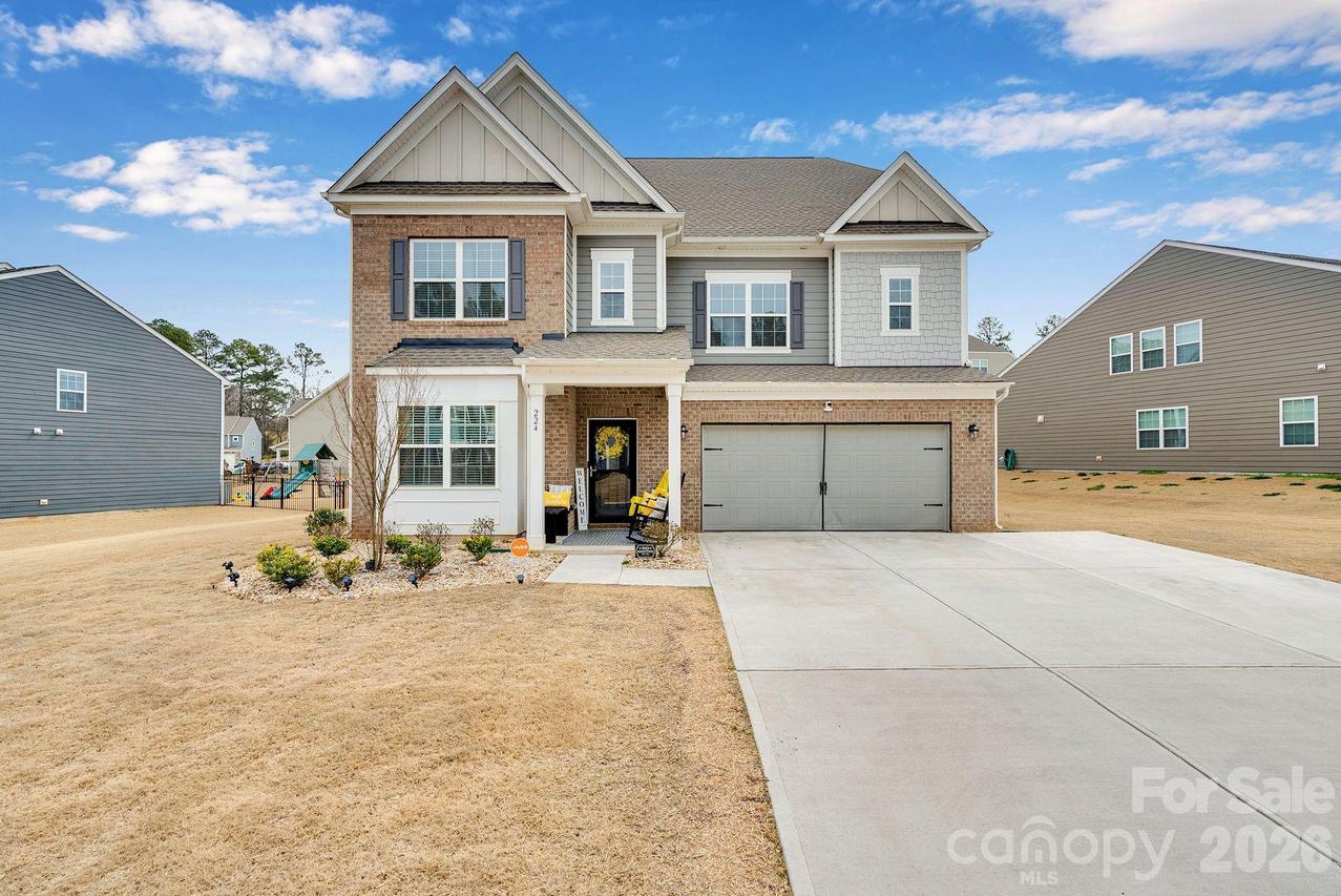 224 Hamptons Cove Rd., Troutman, NC 28166