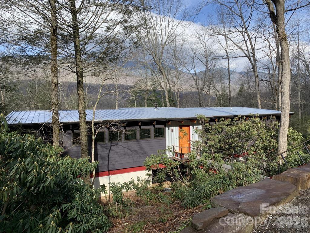 448 Mt. Mitchell Dr., Burnsville, NC 28714