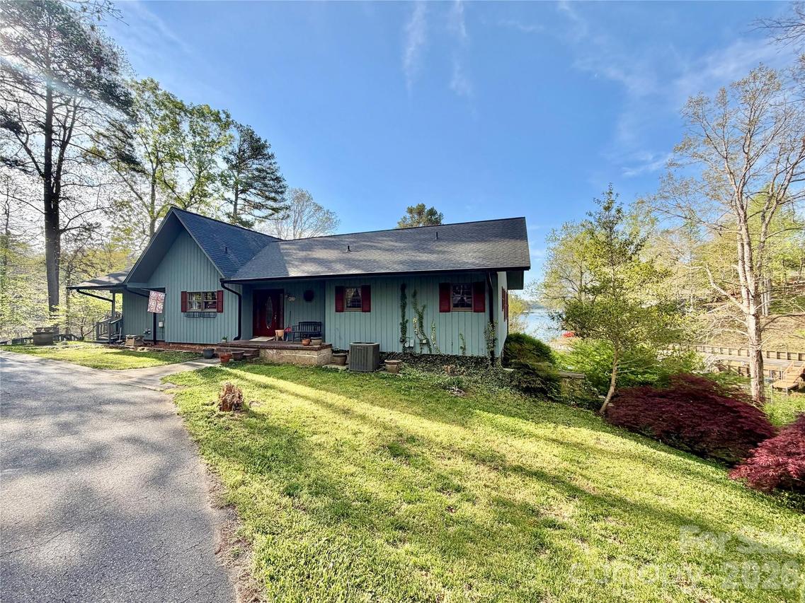 340 Crappie Hollow Ln., Taylorsville, NC 28681