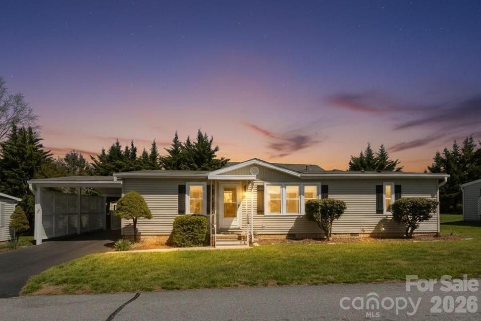 222 Cranbrook Cir., Hendersonville, NC 28792