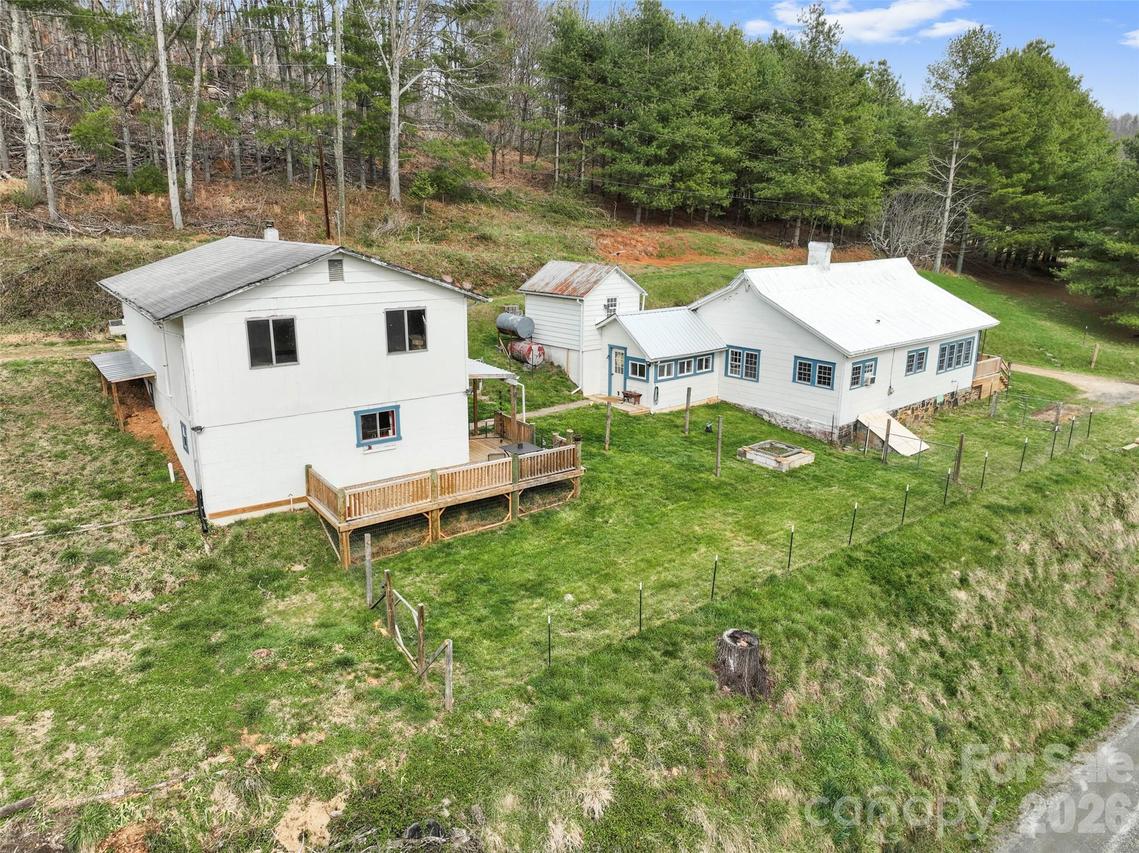 138 Robert Phillips Rd., Bakersville, NC 28705